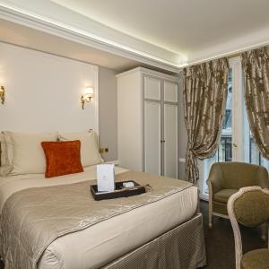 Louver Superior Room