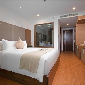 Deluxe Double Room with Bay View