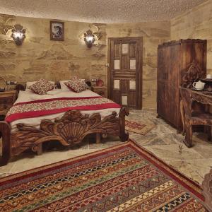 Suite with Fireplace
