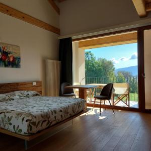 Deluxe Room (2 Adults + 1 Child)