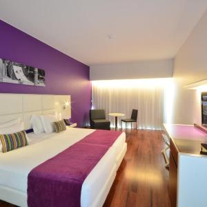 Twin Room (1 Adult + 1 Child)