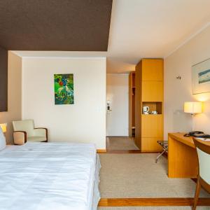 Double Room - Land View