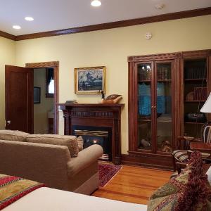 King Suite with Balcony - Thompson House