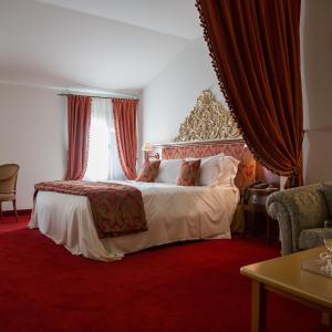 Junior Suite with Garden View