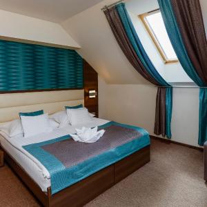 Superior Double Room with 2 Extra Beds - Attic