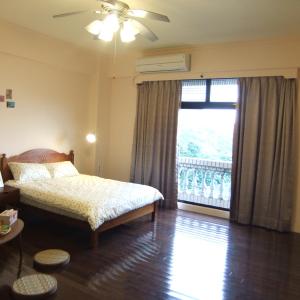 Double Room with Mountain View and Shared Bathroom