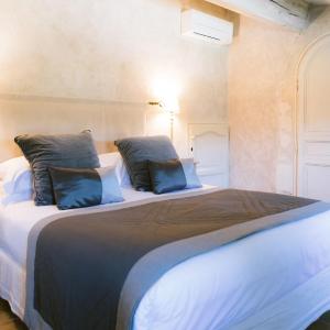Suite (1-3 Adults)