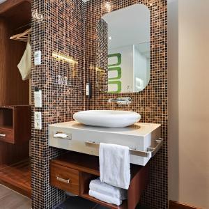Double Room Street Side
