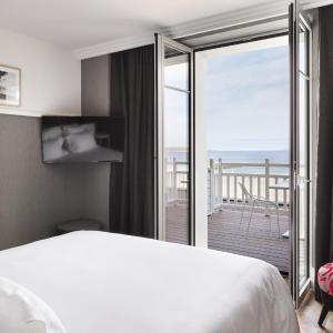 Superior Double Room with Sea View and Terrace