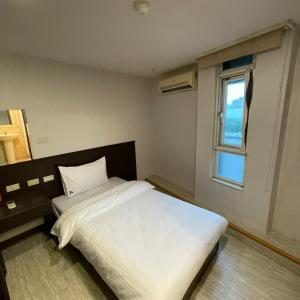 Budget Single Room