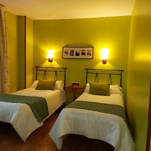 Standard Twin Room with Garden View