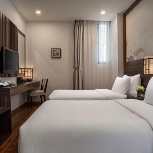 Deluxe Room No Window