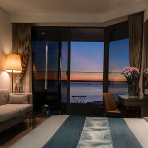 Executive King Room with Ocean View and Balcony