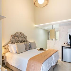 Deluxe Double or Twin Room with City View