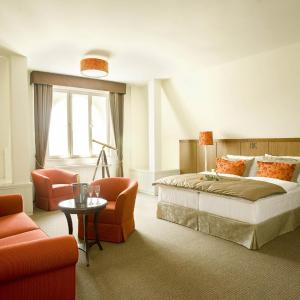 Double room with two Extra beds - Royal