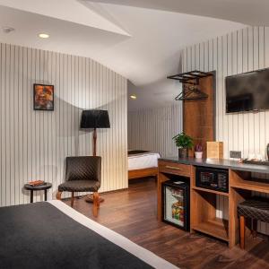 Triple Room with Terrace