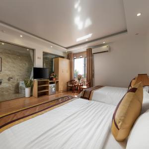 Twin Room with Bath