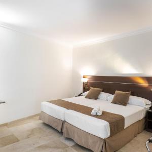 Twin Room with Extra Bed