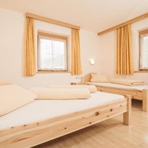 Deluxe Apartment with Balcony