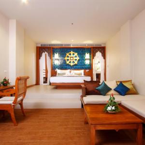 Deluxe Double Room with Pool Access
