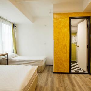 Deluxe Double Room (2 Adults + 1 Child)