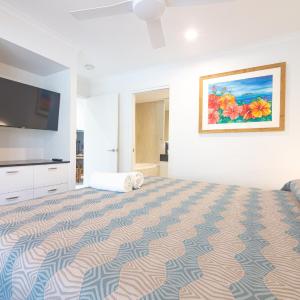 Two-Bedroom Deluxe Villa Poolside