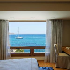 Loutro Diamond Residence Six-Bedroom with Private Pool