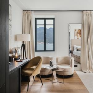 Deluxe Double Room with Lake View