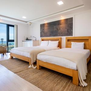 Large Twin Room