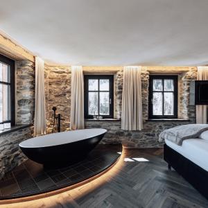 Deluxe Double Room with Bath