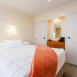 Queen One Bedroom Unit
