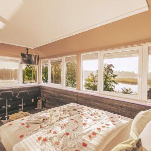 Suite with River View