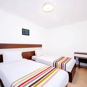 King Suite with Pool View