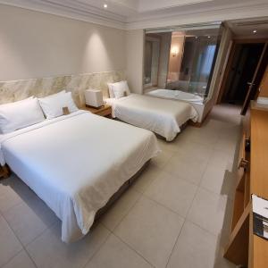 Special Offer - Deluxe Family Twin Room with Lotte World tickets for 3pax