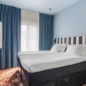 Triple Room with 1 Queen and 1 Single Bed