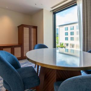 Dinner time 18:00-Premium Fourth Room with Lake View with French dinner