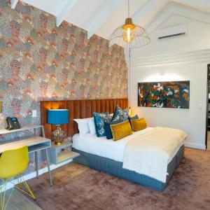 Suite with Garden View
