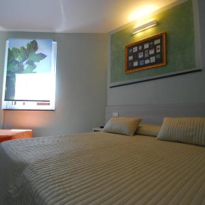 One-Bedroom Apartment (3 Adults) - Via Discovolo 197