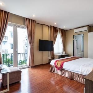 Suite with Balcony