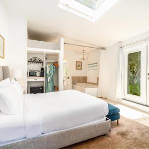 Suite with Garden View