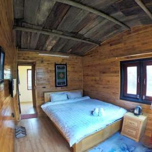 Double Room with Mountain View