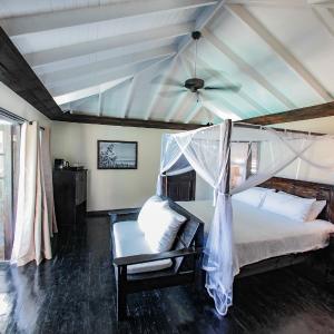 Bay View Pool Cottage