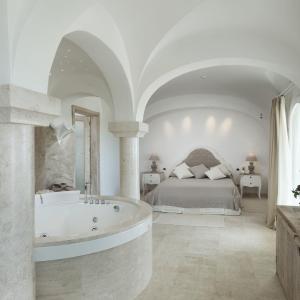 Suite with Spa Bath