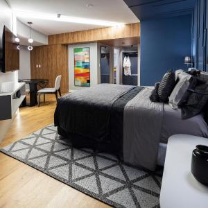 Deluxe Suite with Spa Bath