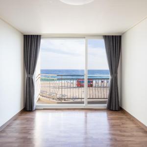 Premier Ocean View (Cooking is available + Nonrenewal)