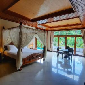 Special Offer- One Bedroom Pool Villa FREE Balinesse Massage