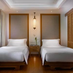 Two Bedroom Deluxe Beachfront Villa with Jacuzzi
