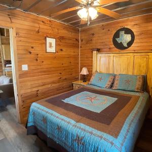Superior Queen Cabin