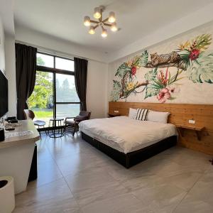 Queen Suite - First Floor
