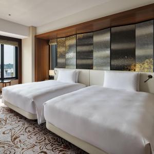 Twin Regency Suite 
